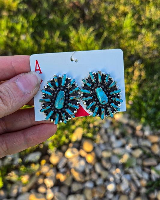 Kiss Me In The Dark Clusters 2.0