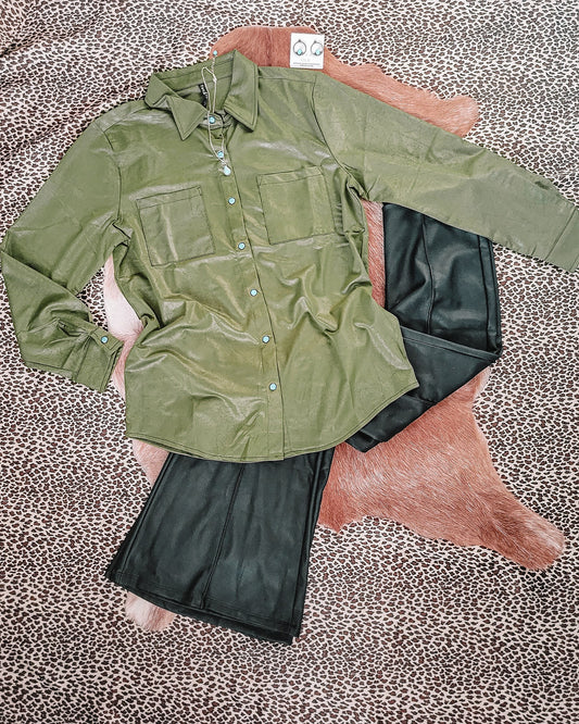 Leather Lux Pearl Snap