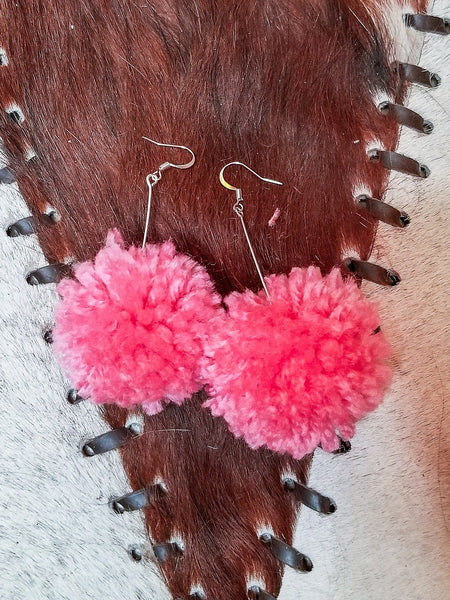 Small Pom Pom Earrings - Pink