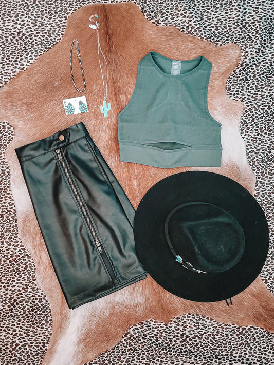 Buzzin' Cut Out Crop Top - Teal